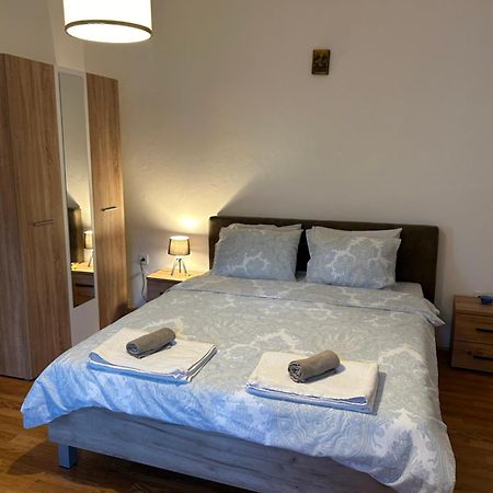 Blue Shell Apartments โกตอร์ ภายนอก รูปภาพ